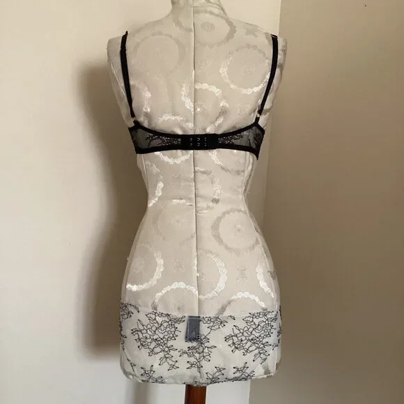 VICTORIA'S SECRET VERY SEXY SET UNLINED DEMI BRA BLACK LACE 32C CHEEKINI PANTY M - Picture 2 of 4